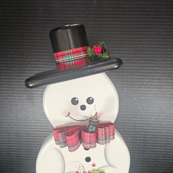 Gorgeous 21" Tall Handmade And Tole Painted Jolly Wood Snowman With Presents - Picture 2 of 12